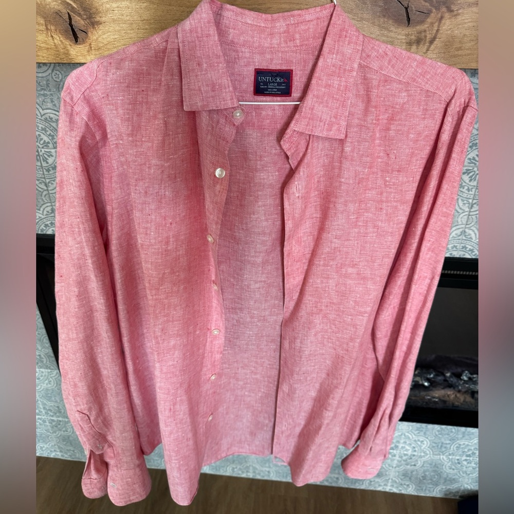 EUC men’s slim fit Untuckit button up